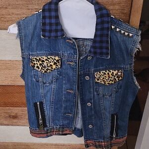 Denim Vest with Leopard Print Pockets